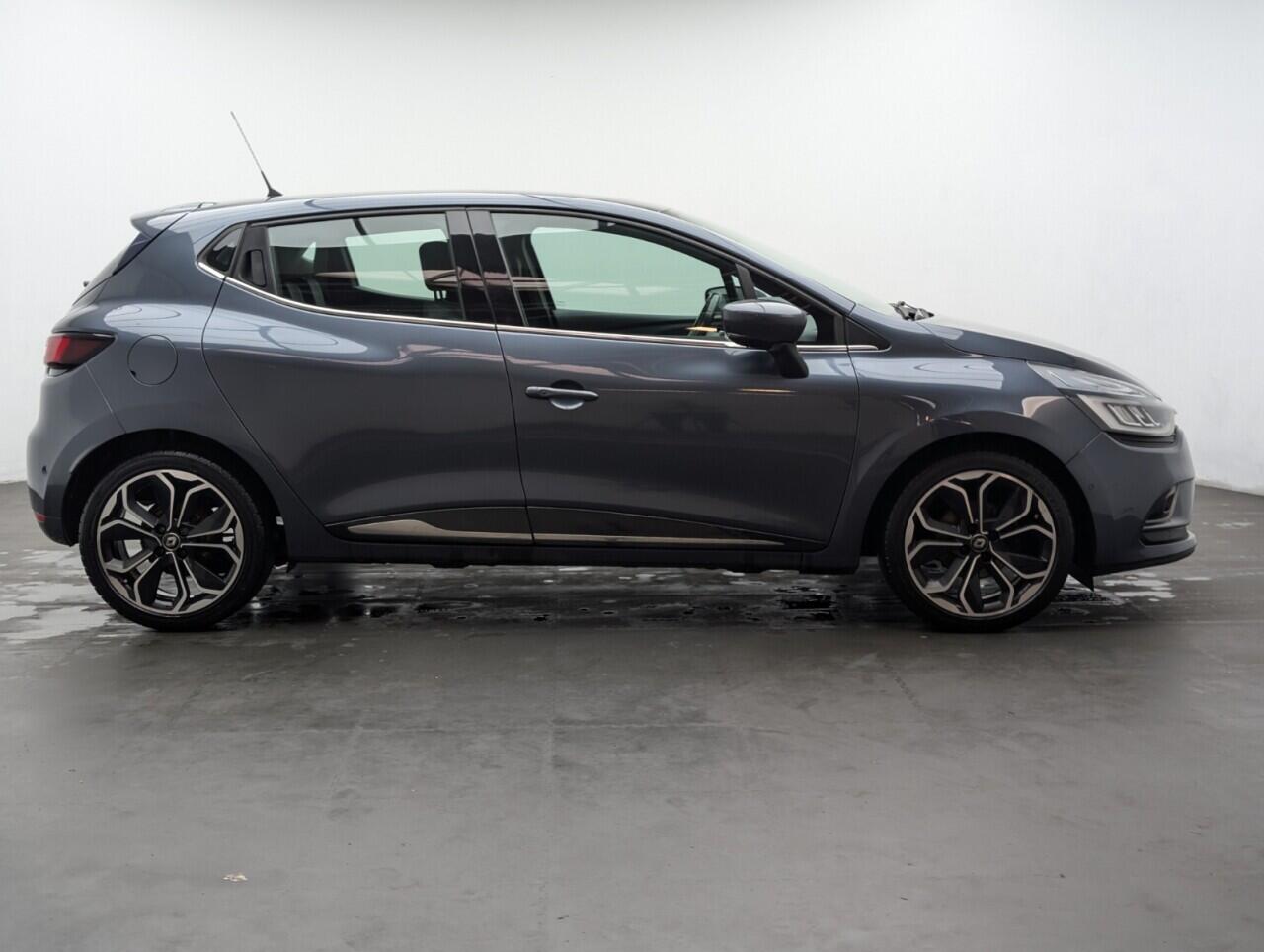Used Renault Clio 2018 for sale - 77279230: Photo 9