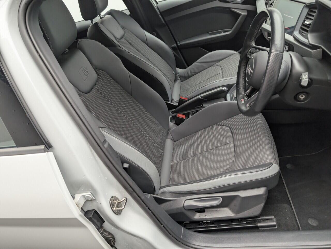 Used Audi A1 for sale - 76771856: Photo 11