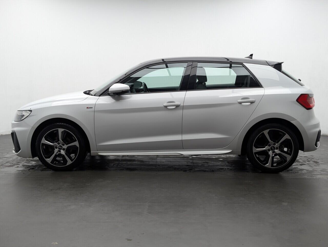 Used Audi A1 for sale - 76771856: Photo 5