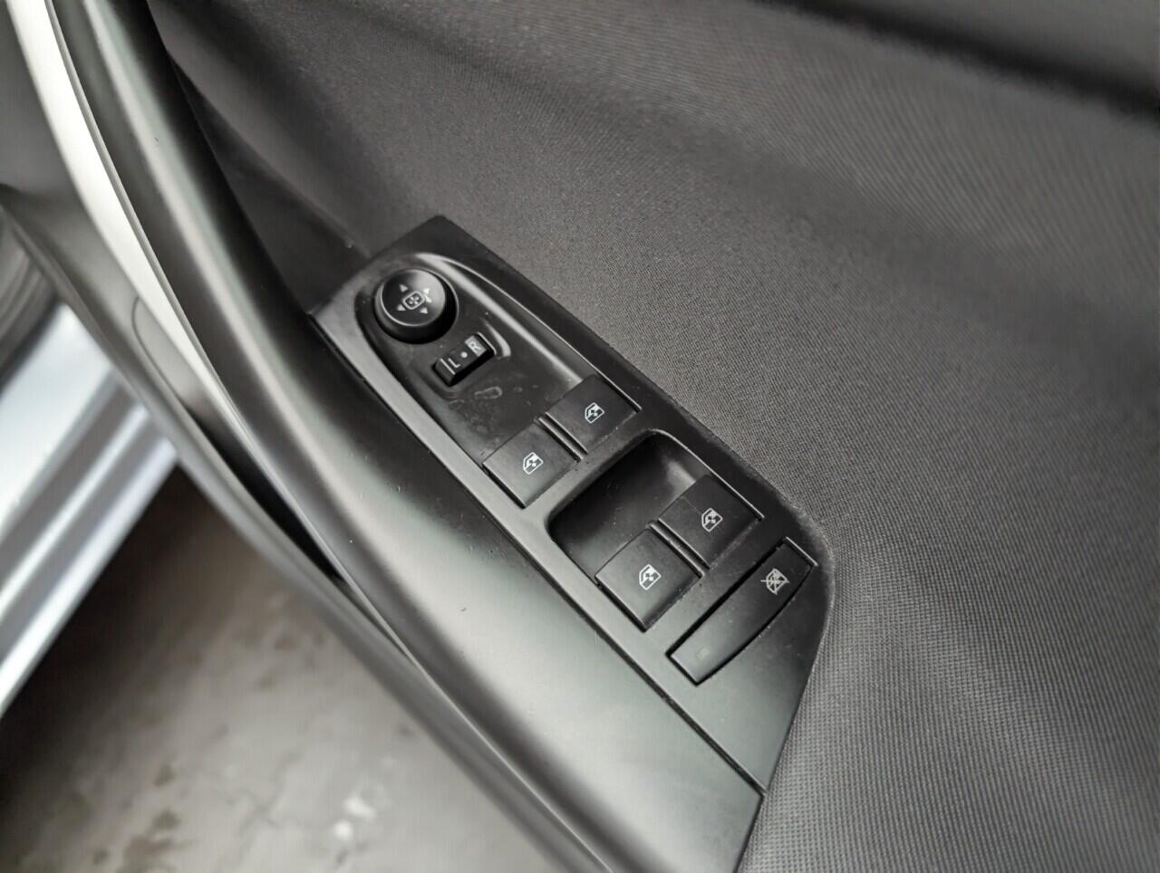 Used Vauxhall Astra 2017 for sale - 76573227: Photo 21