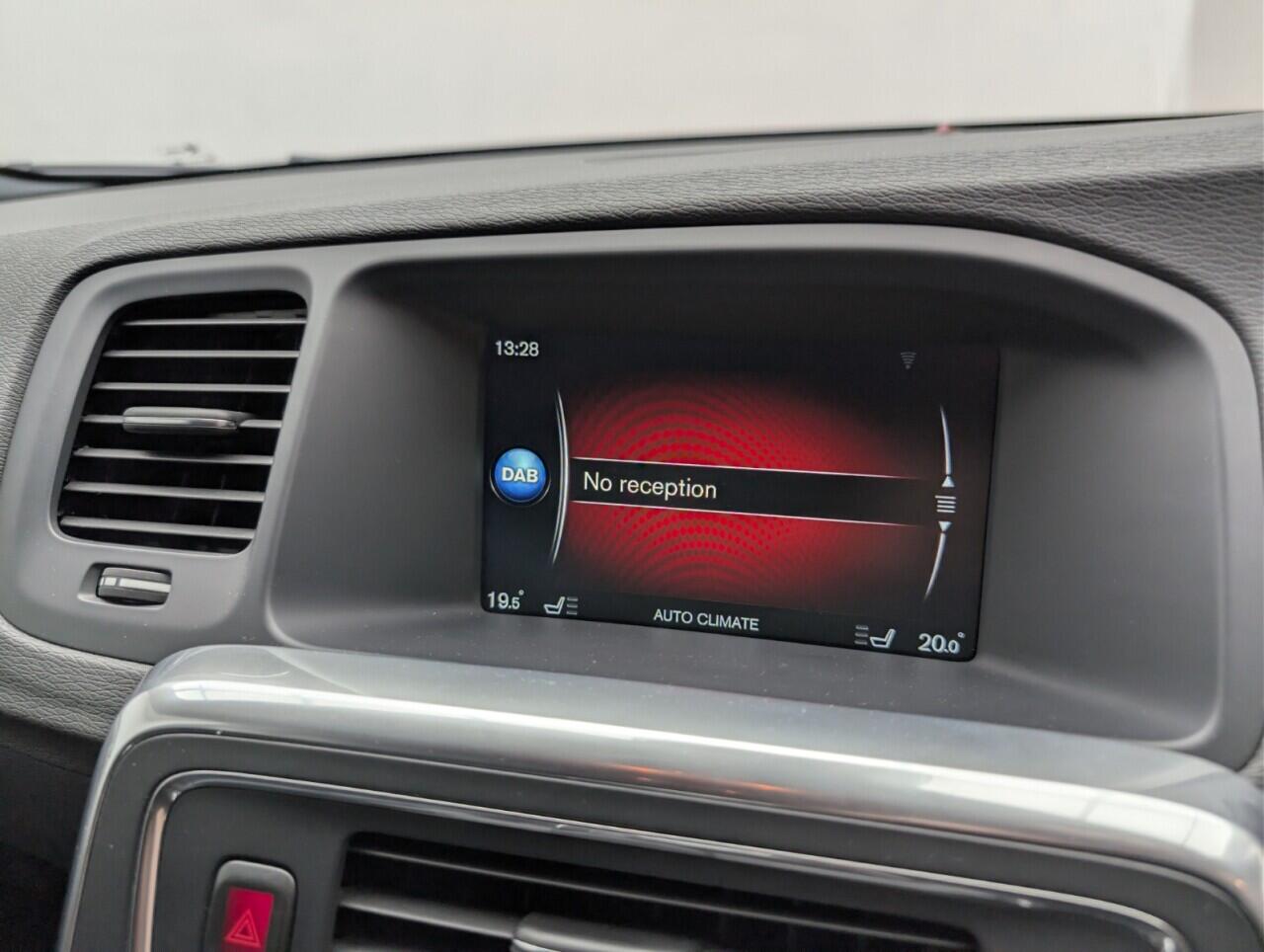 Used Volvo V60 2017 for sale - 76865305: Photo 13