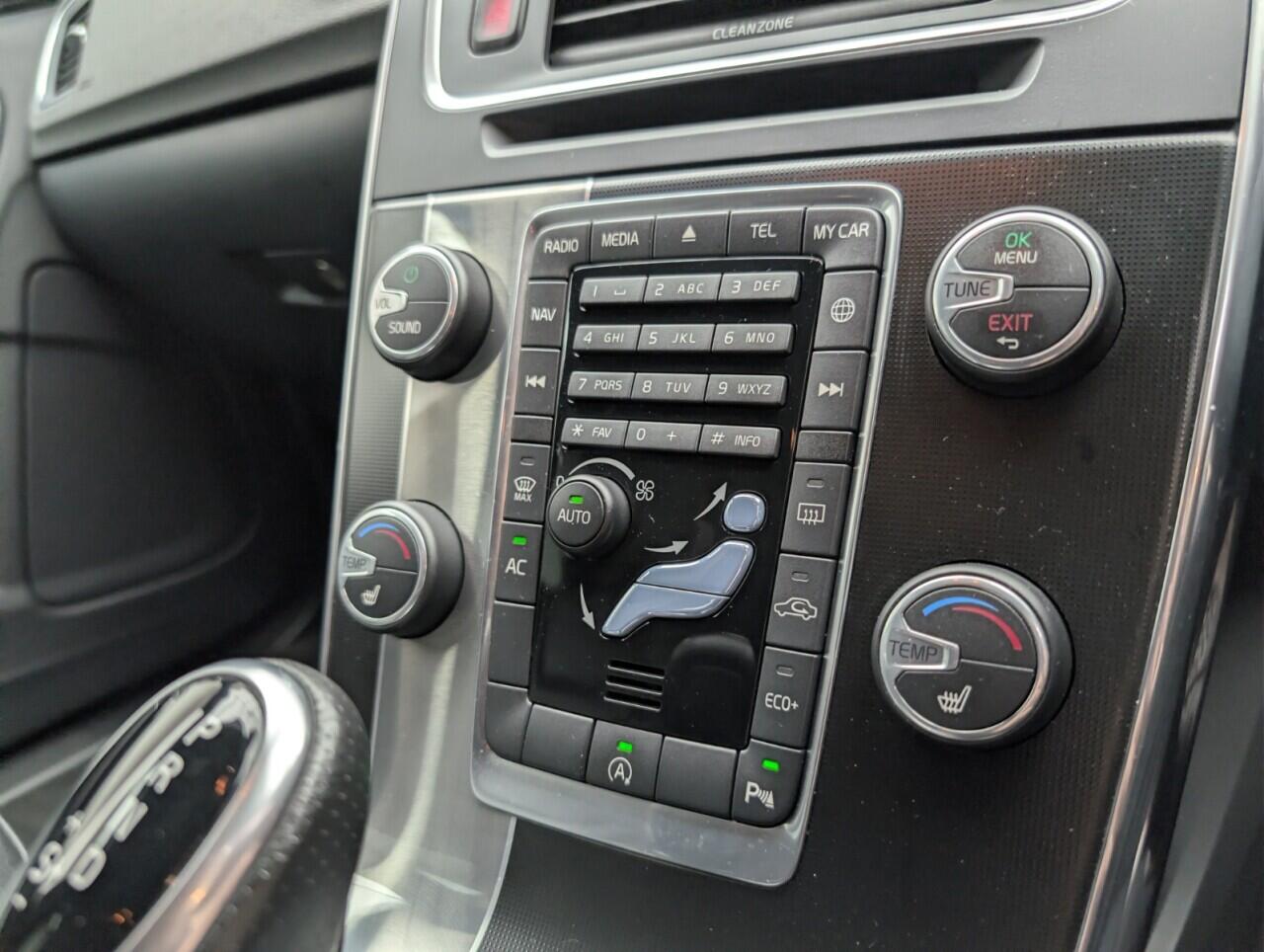 Used Volvo V60 2017 for sale - 76865305: Photo 16