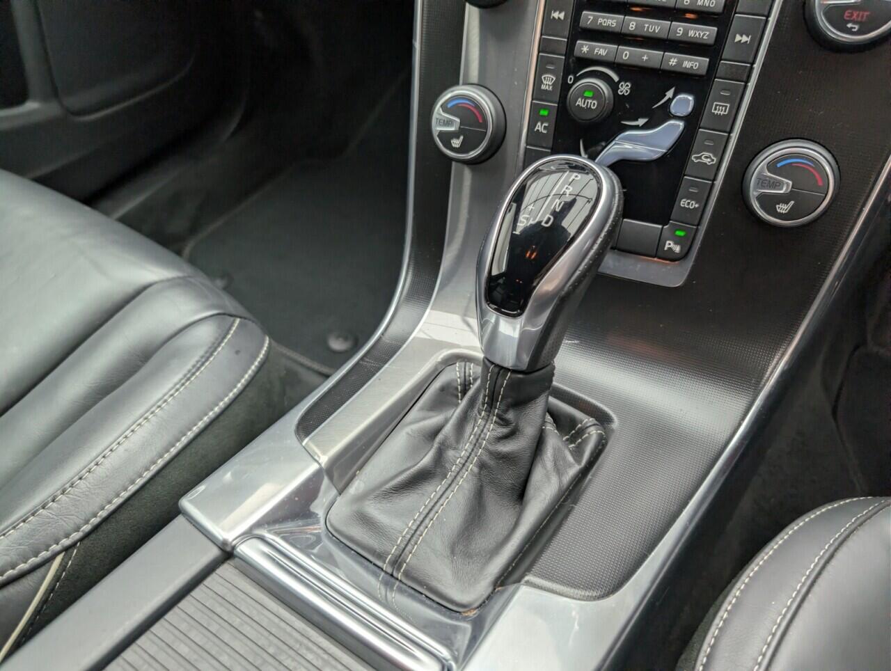 Used Volvo V60 2017 for sale - 76865305: Photo 17