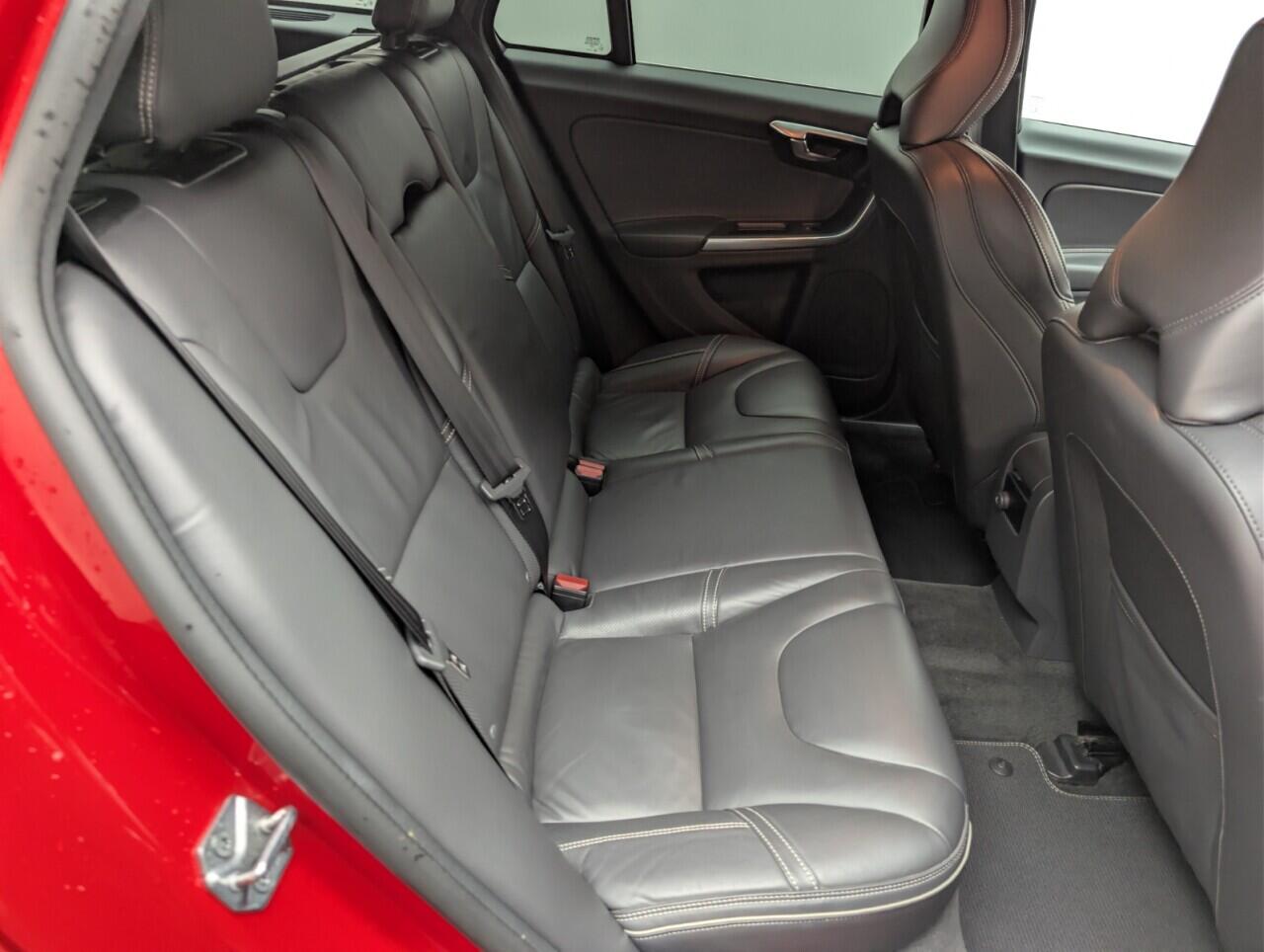 Used Volvo V60 2017 for sale - 76865305: Photo 25