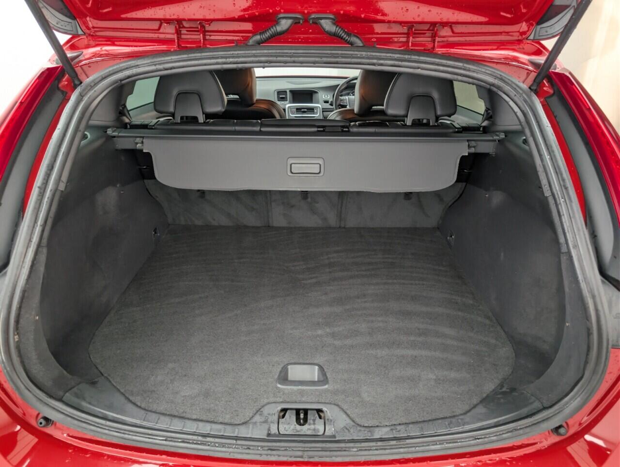 Used Volvo V60 2017 for sale - 76865305: Photo 26