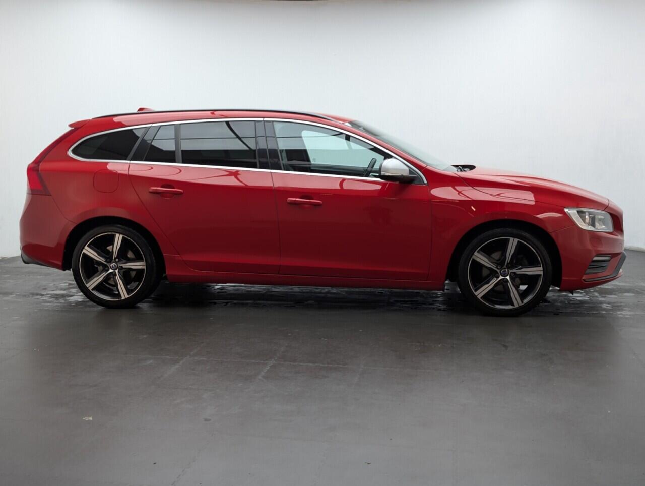 Used Volvo V60 2017 for sale - 76865305: Photo 9