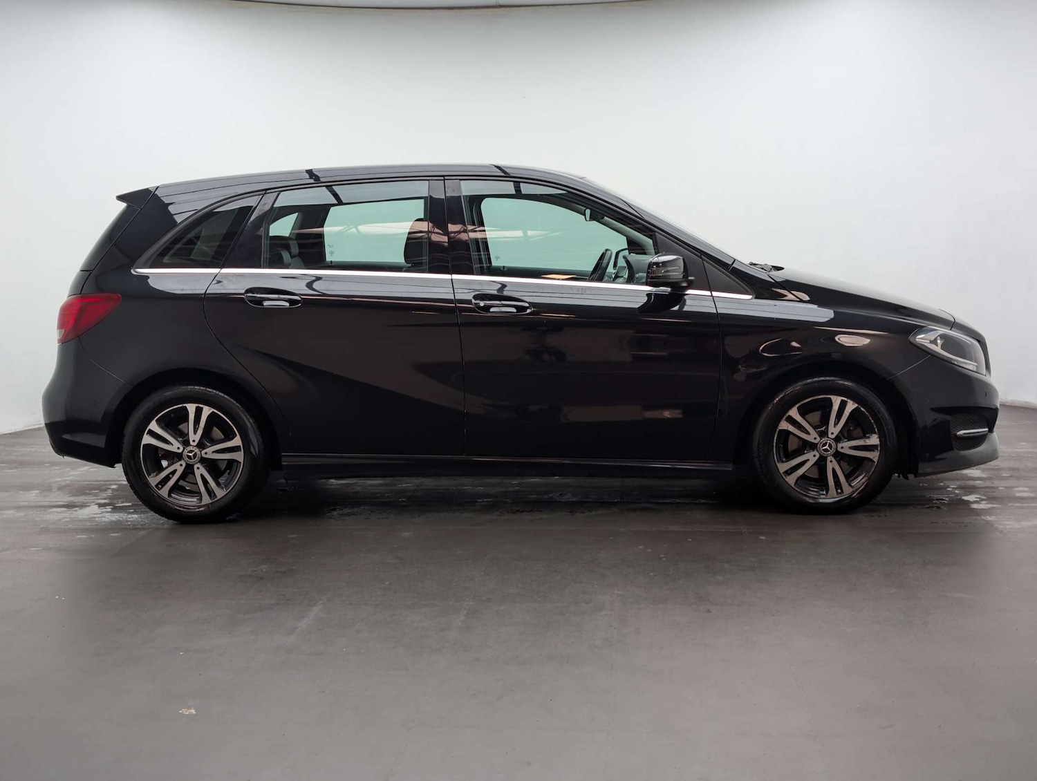 Used Mercedes-Benz B Class 2017 for sale - 78080723: Photo 11