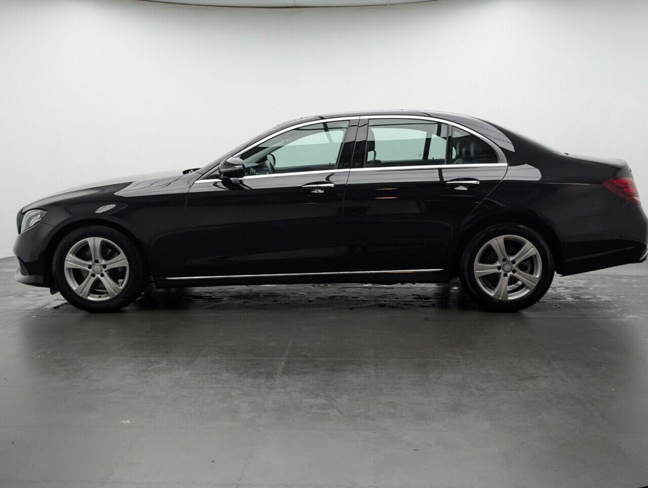 Used Mercedes-Benz E Class 2017 for sale - 77143150: Photo 5