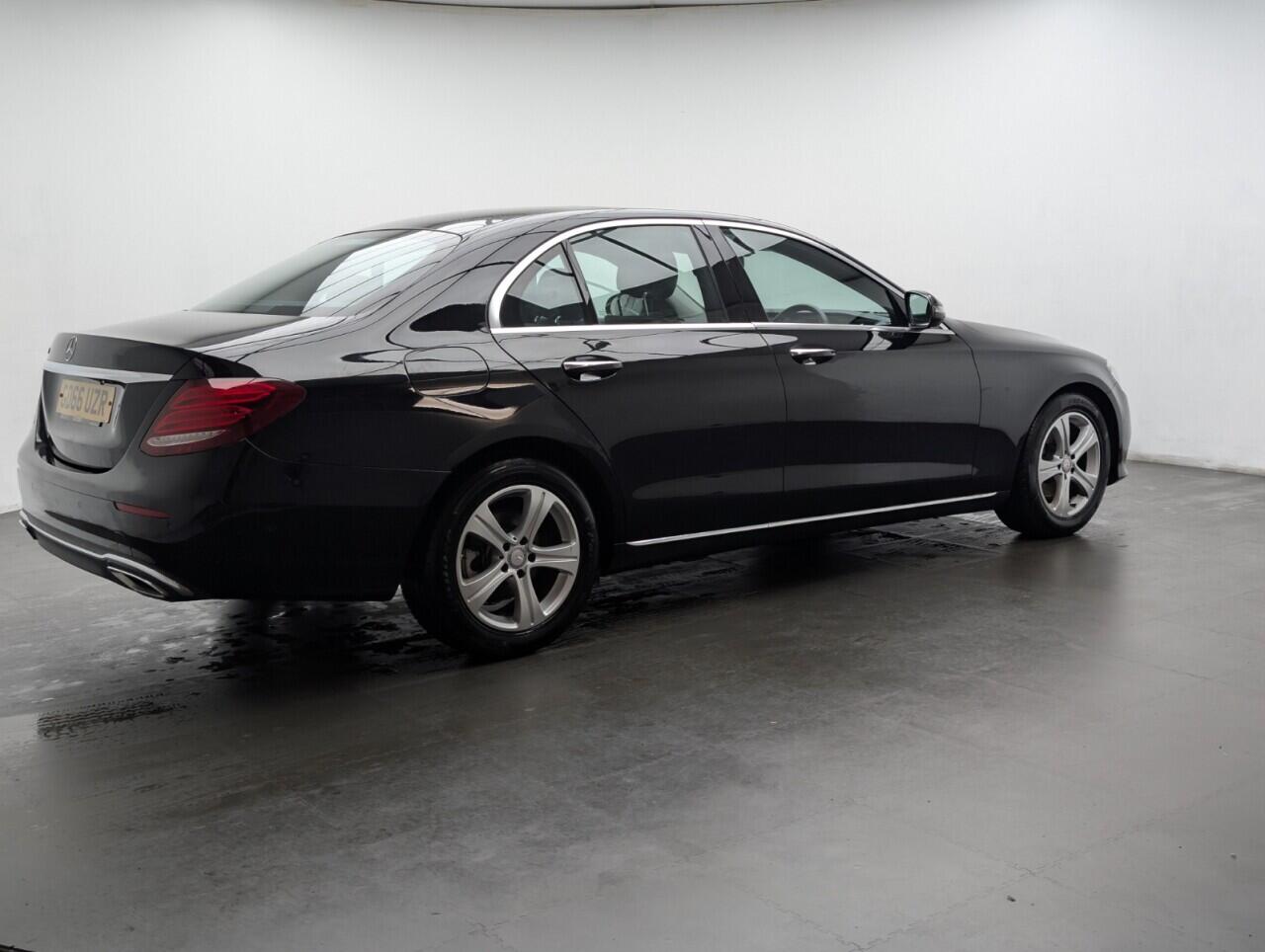 Used Mercedes-Benz E Class 2017 for sale - 77143150: Photo 8