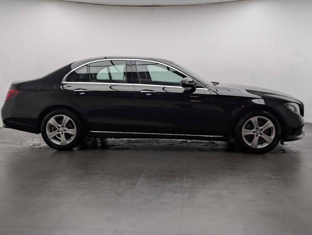 Used Mercedes-Benz E Class 2017 for sale - 77143150: Photo 9