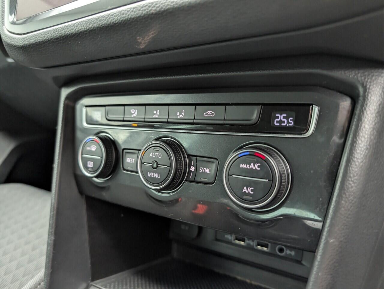 Used Volkswagen Tiguan 2018 for sale - 77611987: Photo 15