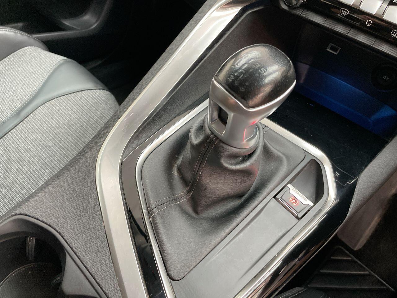 Used Peugeot 3008 2018 for sale - 77015900: Photo 16