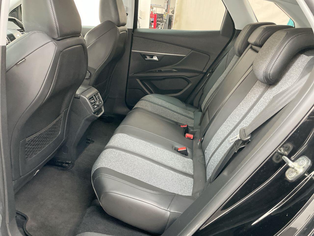 Used Peugeot 3008 2018 for sale - 77015900: Photo 27