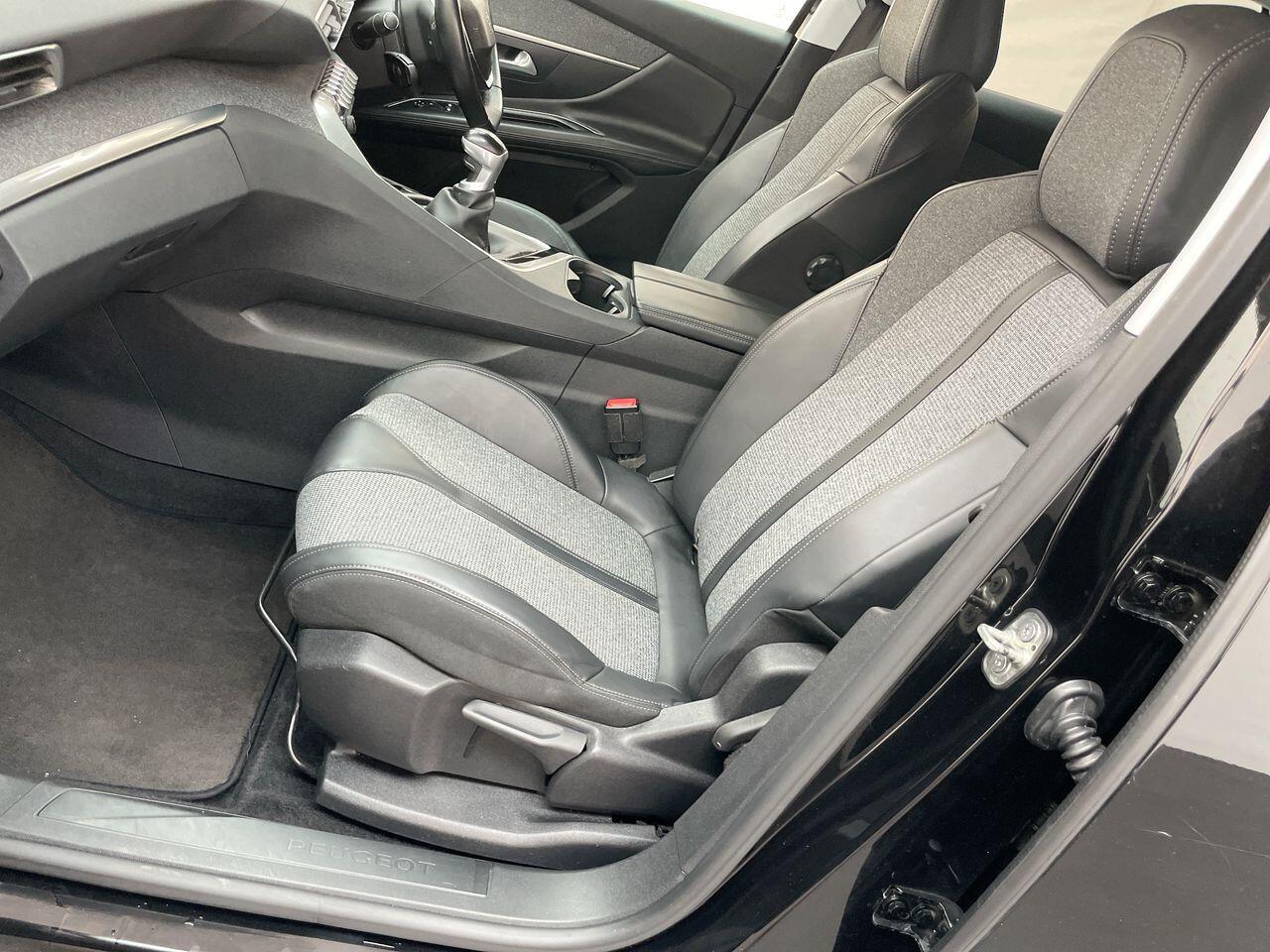 Used Peugeot 3008 2018 for sale - 77015900: Photo 28