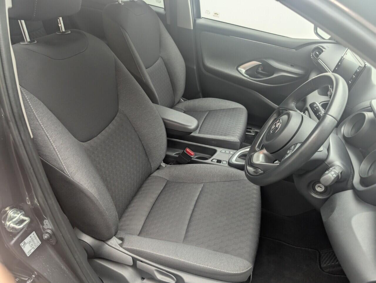 Used Toyota Yaris 2021 for sale - 76425427: Photo 12