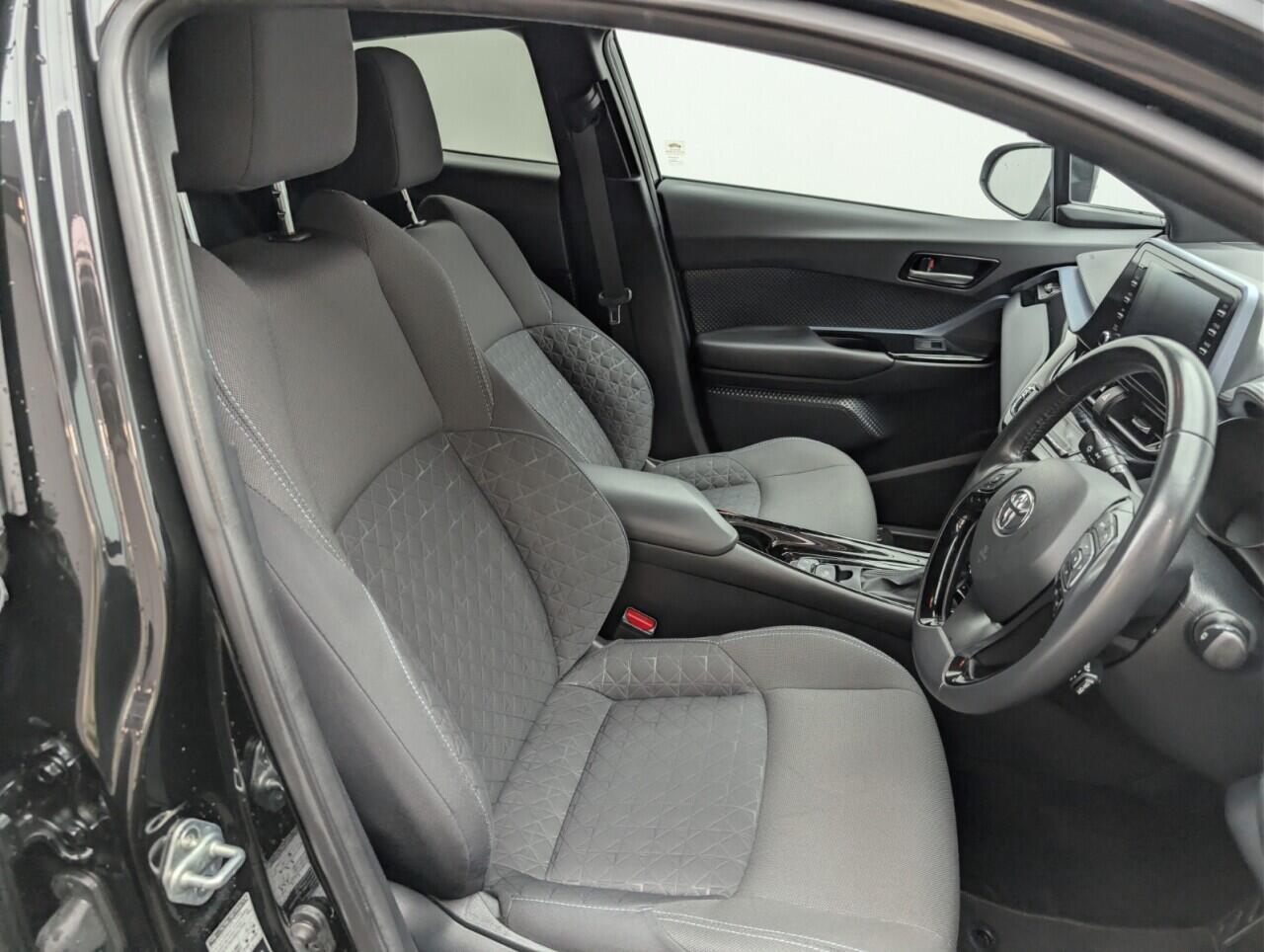 Used Toyota C-HR 2020 for sale - 76456884: Photo 12