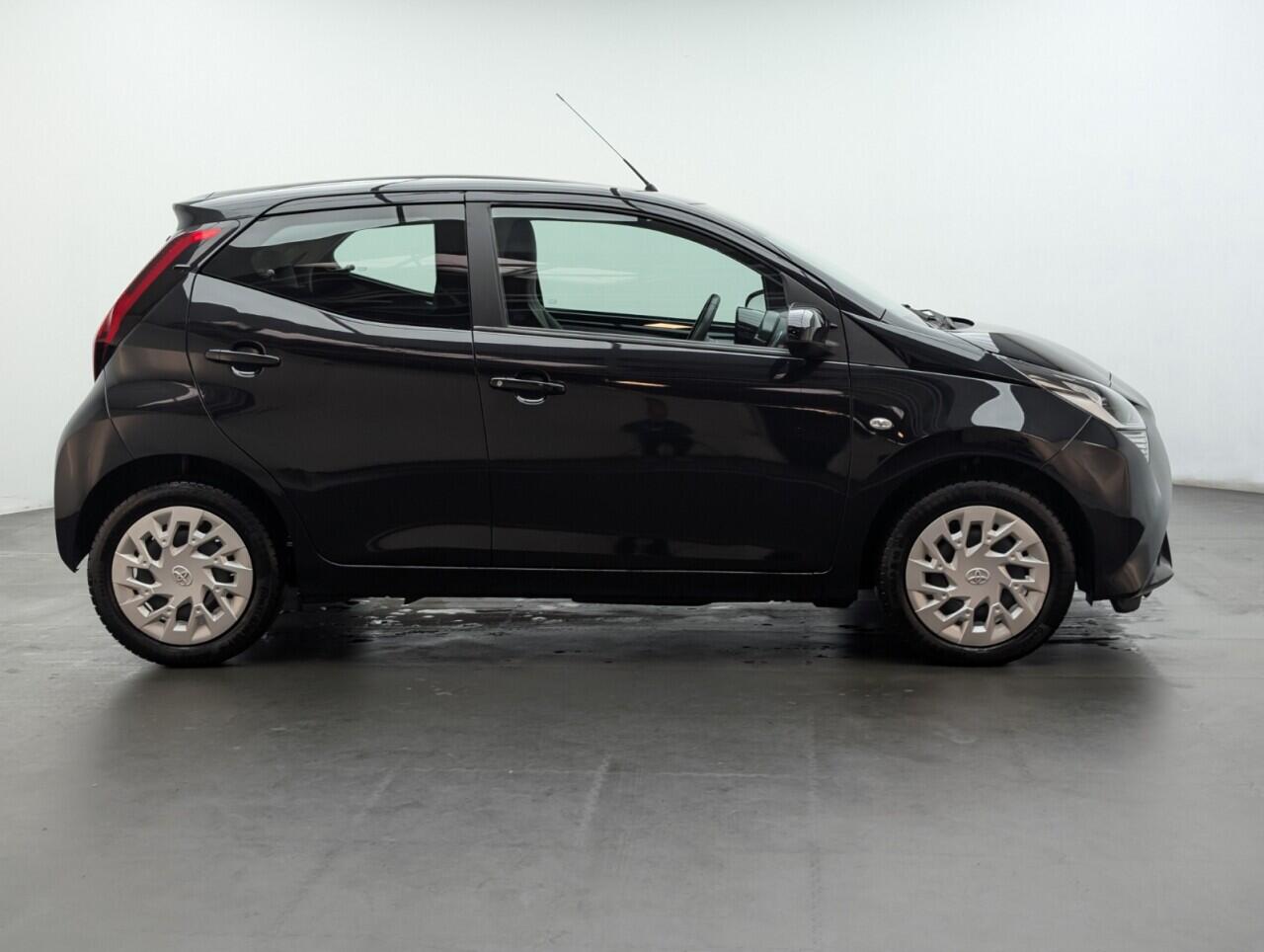 Used Toyota AYGO 2021 for sale - 76423984: Photo 9