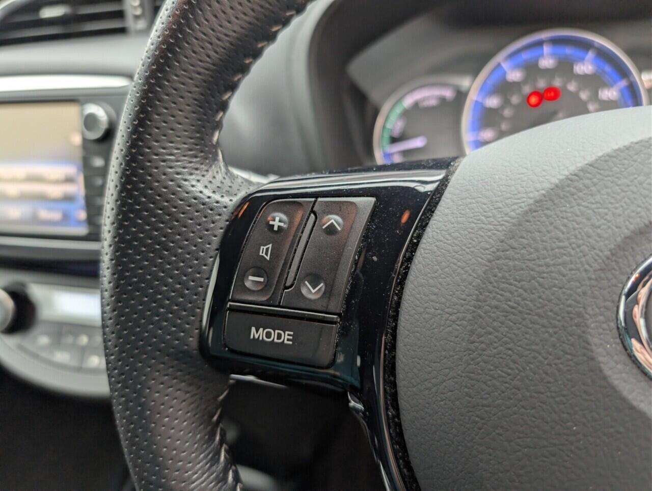 Used Toyota Yaris 2016 for sale - 76527889: Photo 18