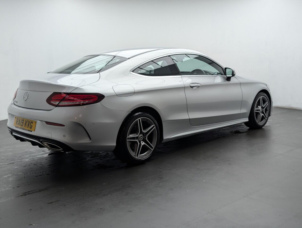 Used Mercedes-Benz C Class 2019 for sale - 76422848: Photo 8