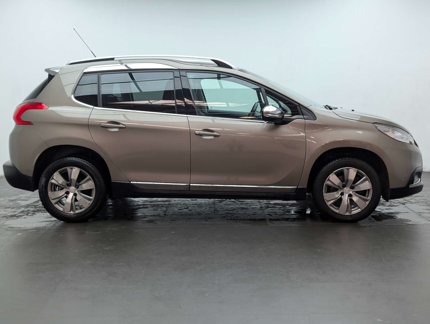 Used Peugeot 2008 2015 for sale - 78083522: Photo 11