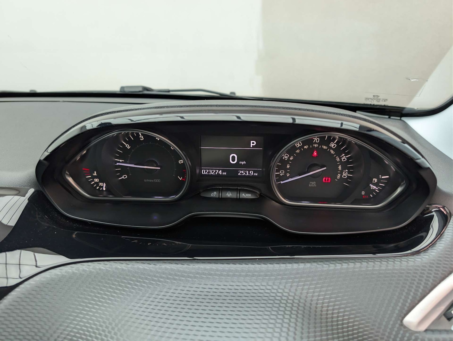 Used Peugeot 2008 2015 for sale - 78083522: Photo 13