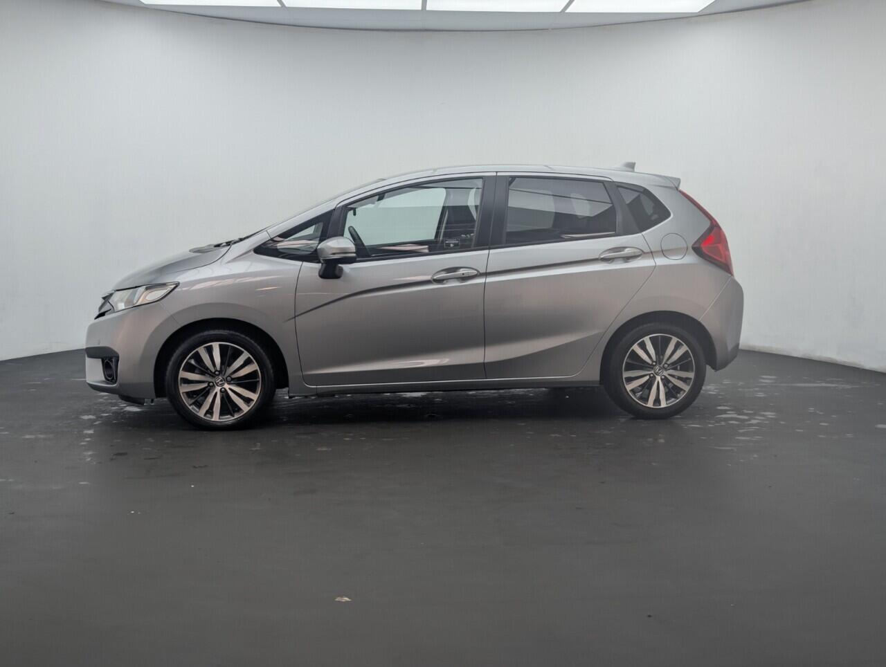 Used Honda Jazz 2017 for sale - 76423074: Photo 5