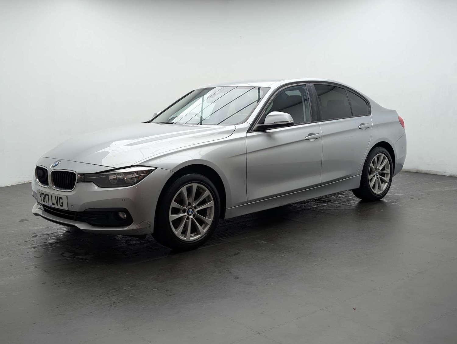 Used BMW 3 Series 2017 for sale - 78003805: Photo 2