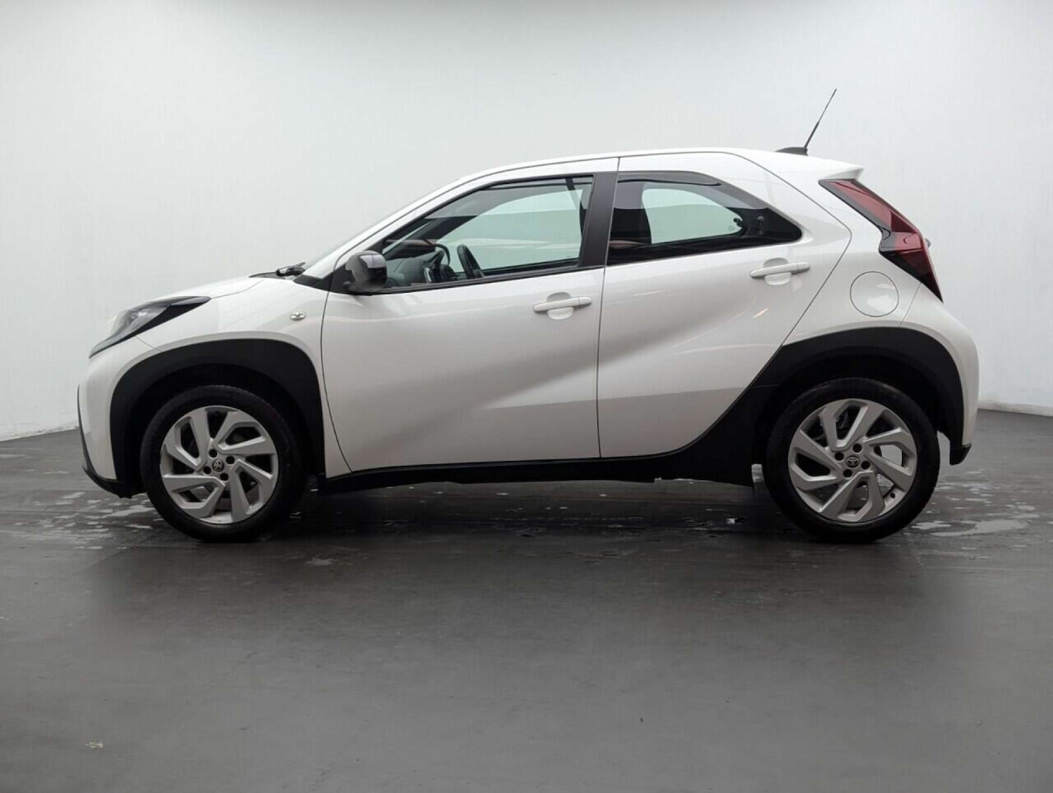 Used Toyota Aygo X 2024 for sale - 77714279: Photo 5