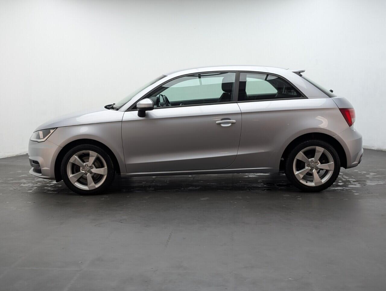 Used Audi A1 2016 for sale - 77131533: Photo 5