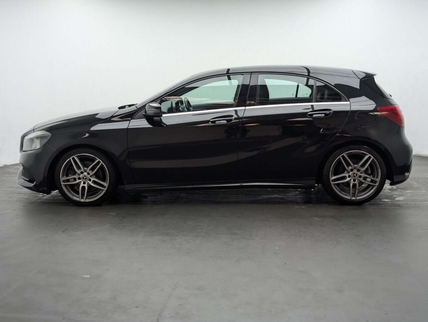 Used Mercedes-Benz A-Class 2017 for sale - 77713051: Photo 5