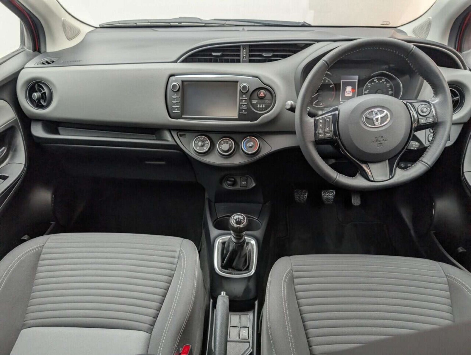 Used Toyota Yaris 2019 for sale - 77713736: Photo 24