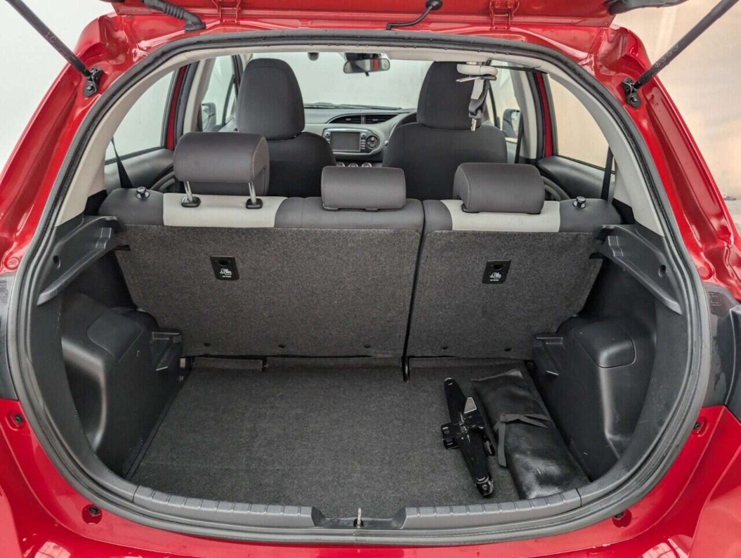 Used Toyota Yaris 2019 for sale - 77713736: Photo 26