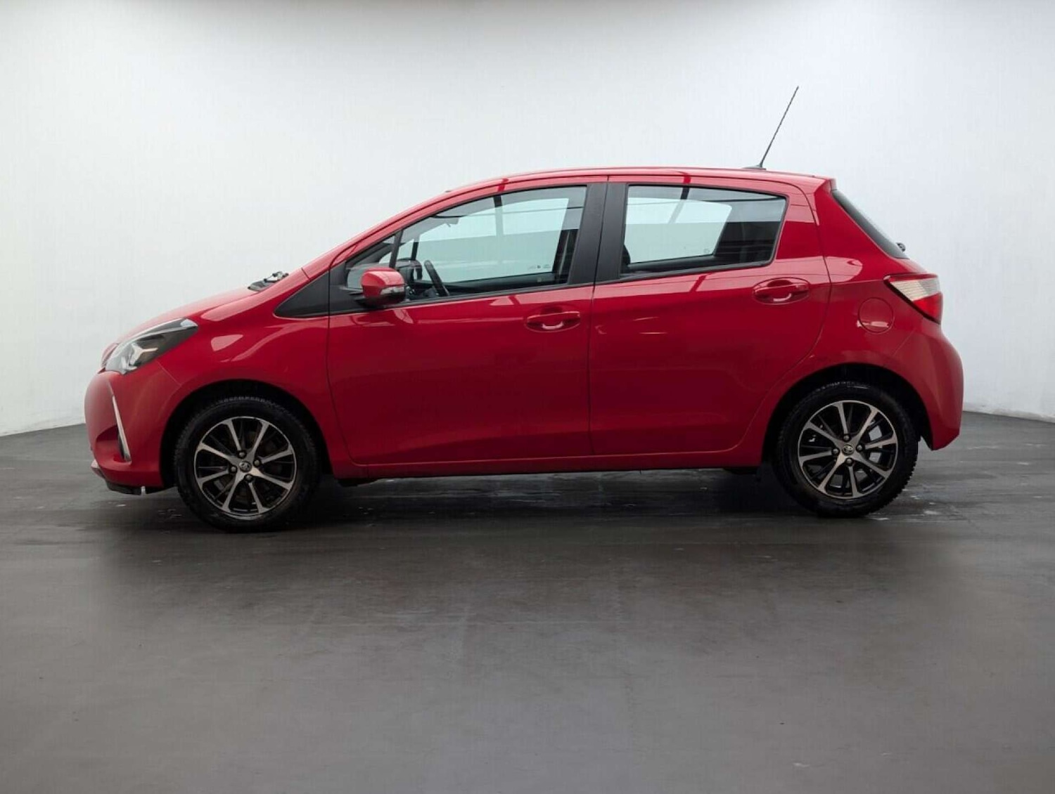 Used Toyota Yaris 2019 for sale - 77713736: Photo 5