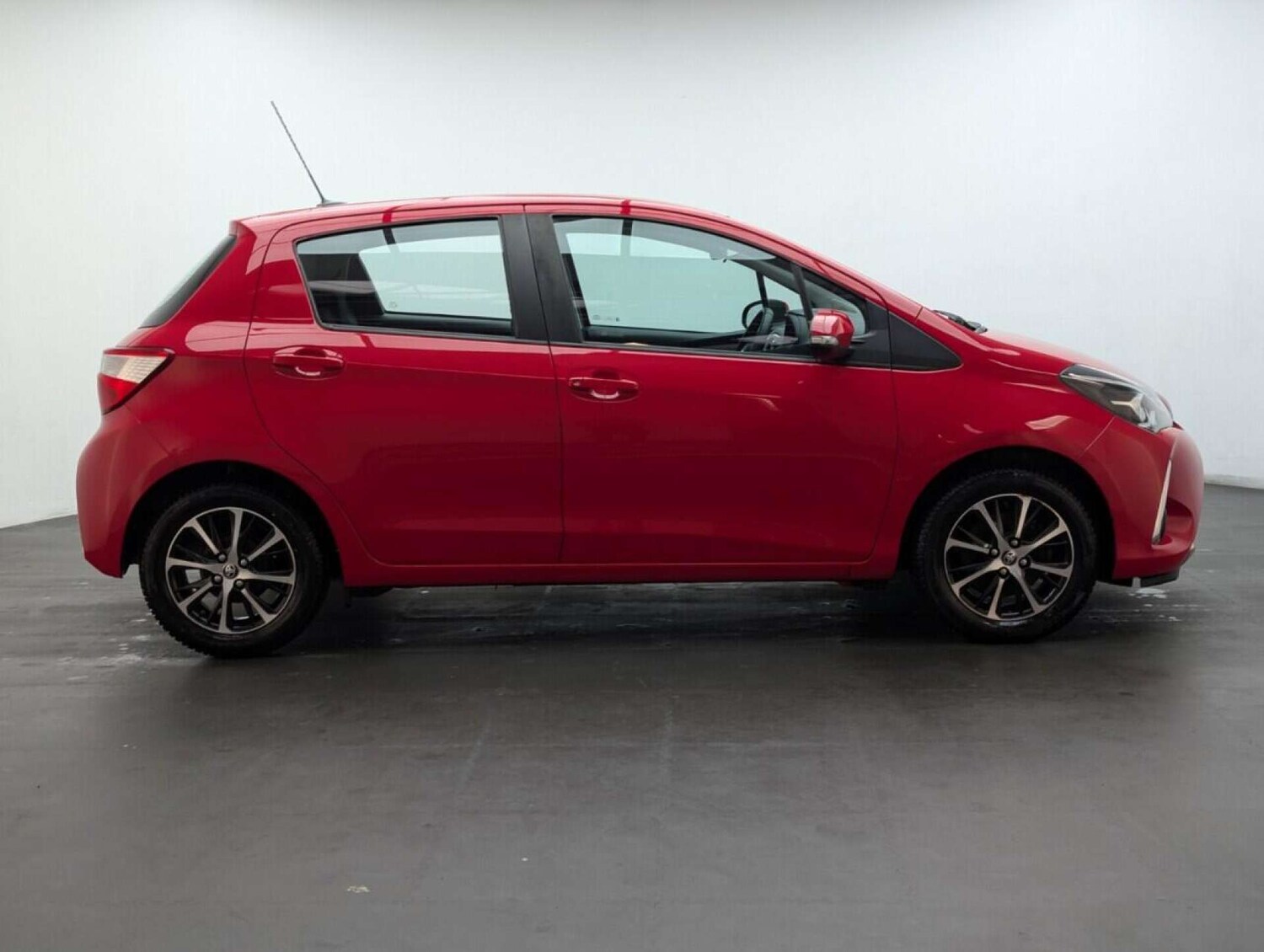 Used Toyota Yaris 2019 for sale - 77713736: Photo 9