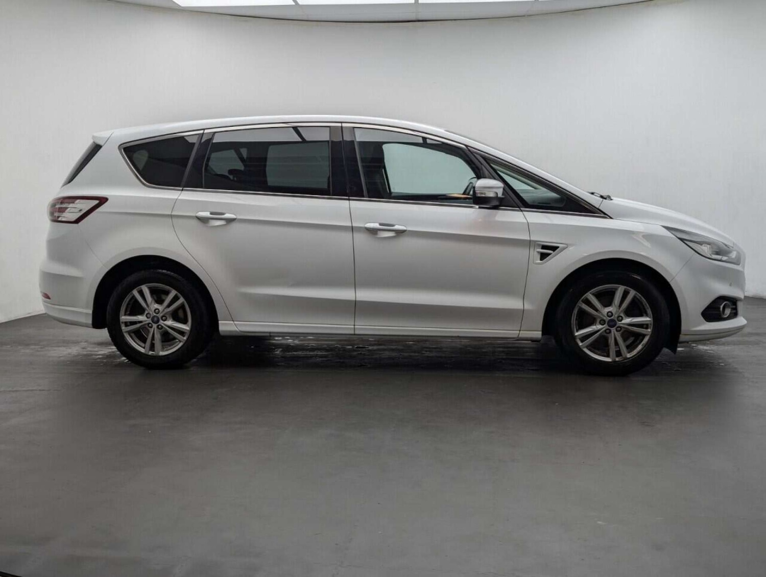 Used Ford S-Max 2017 for sale - 77713967: Photo 9