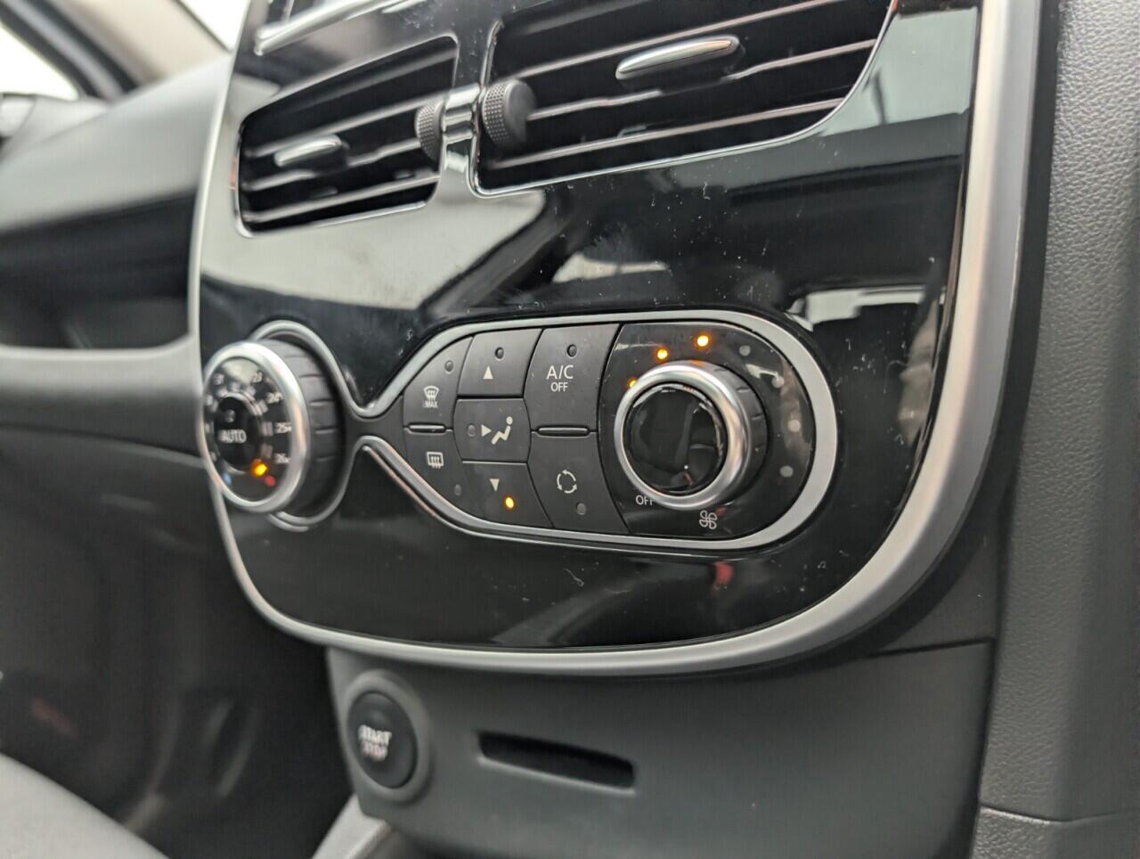 Used Renault Clio 2016 for sale - 76742329: Photo 16