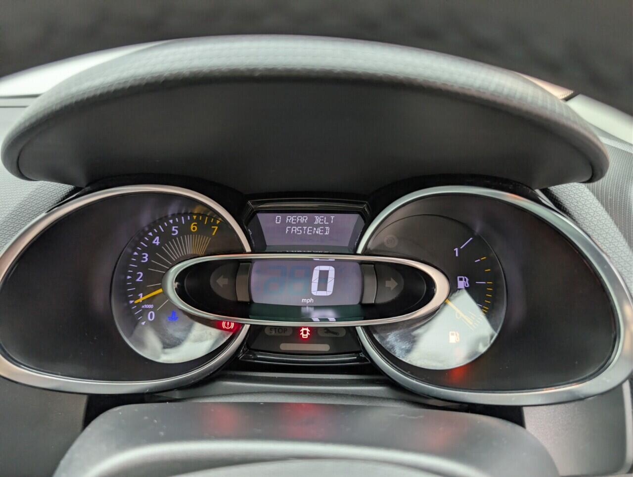 Used Renault Clio 2016 for sale - 76742329: Photo 18