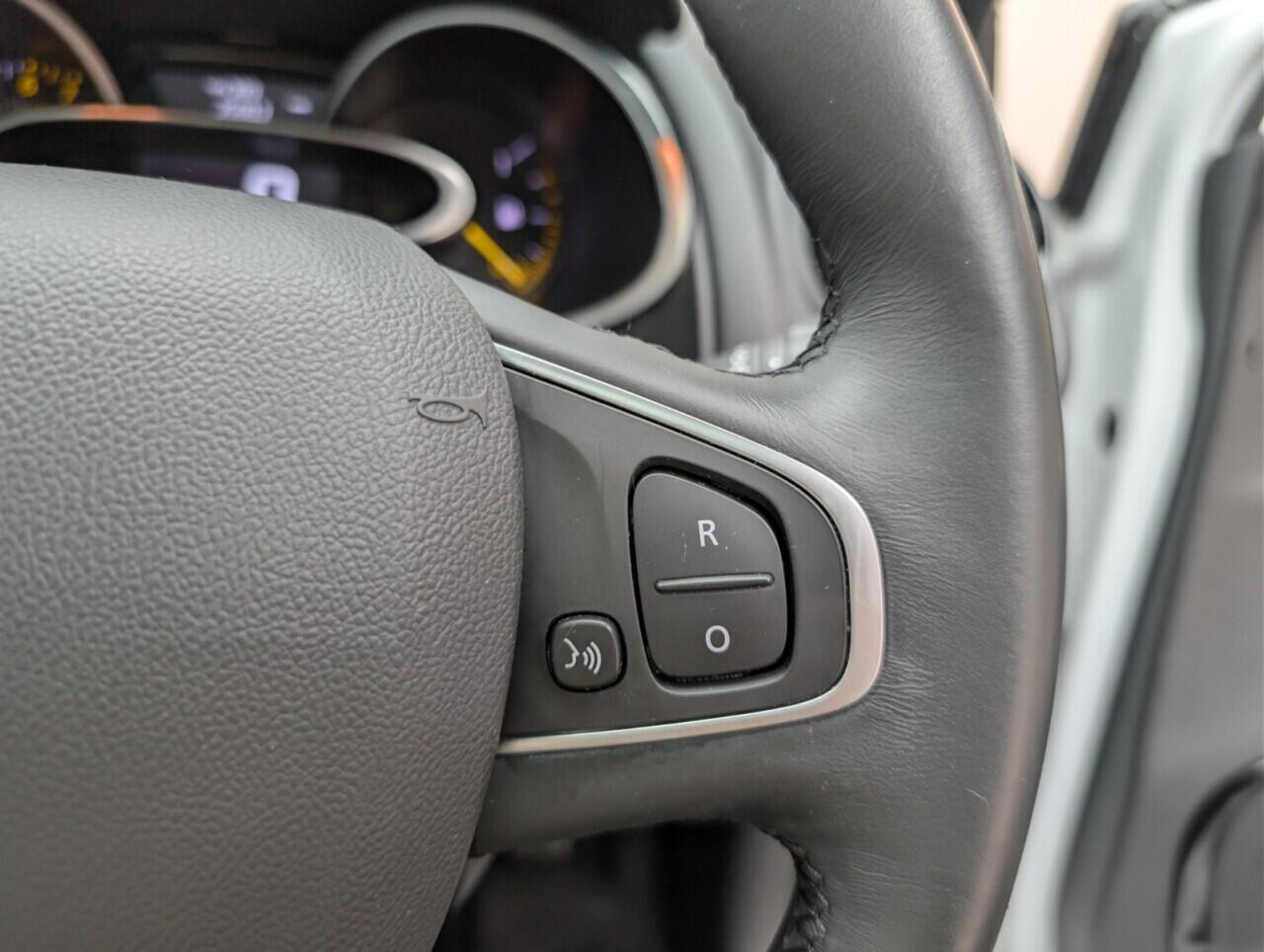 Used Renault Clio 2016 for sale - 76742329: Photo 20