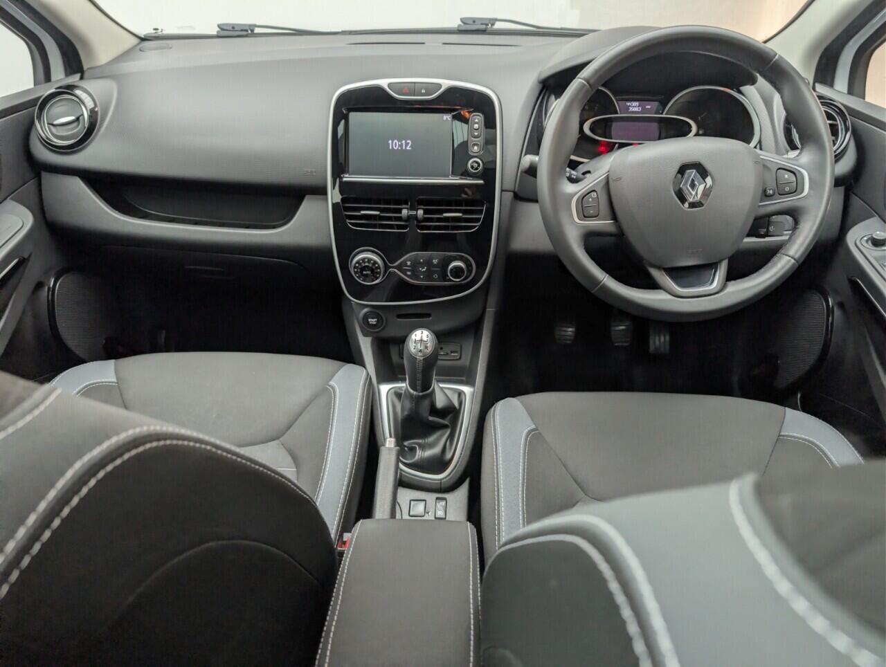 Used Renault Clio 2016 for sale - 76742329: Photo 24