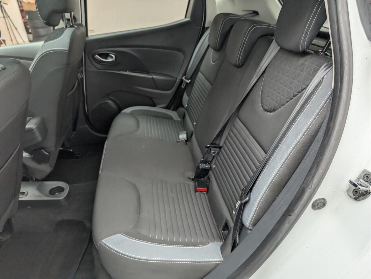 Used Renault Clio 2016 for sale - 76742329: Photo 27