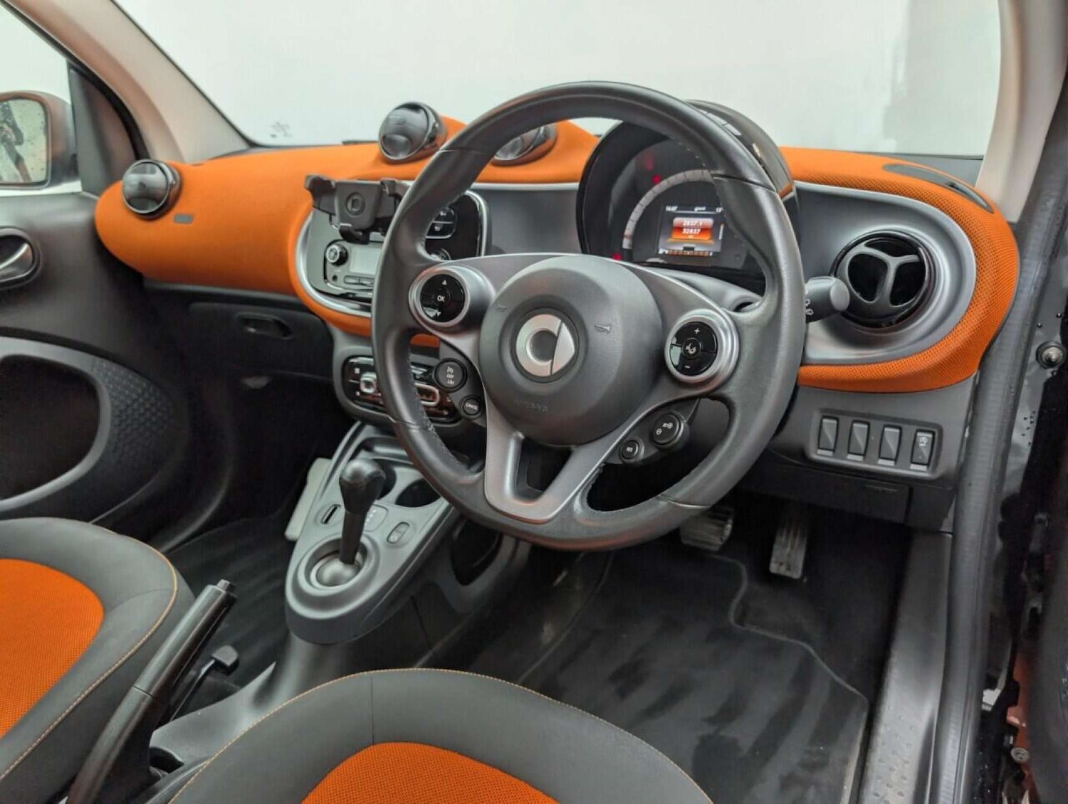 Used smart fortwo 2018 for sale - 77790747: Photo 11