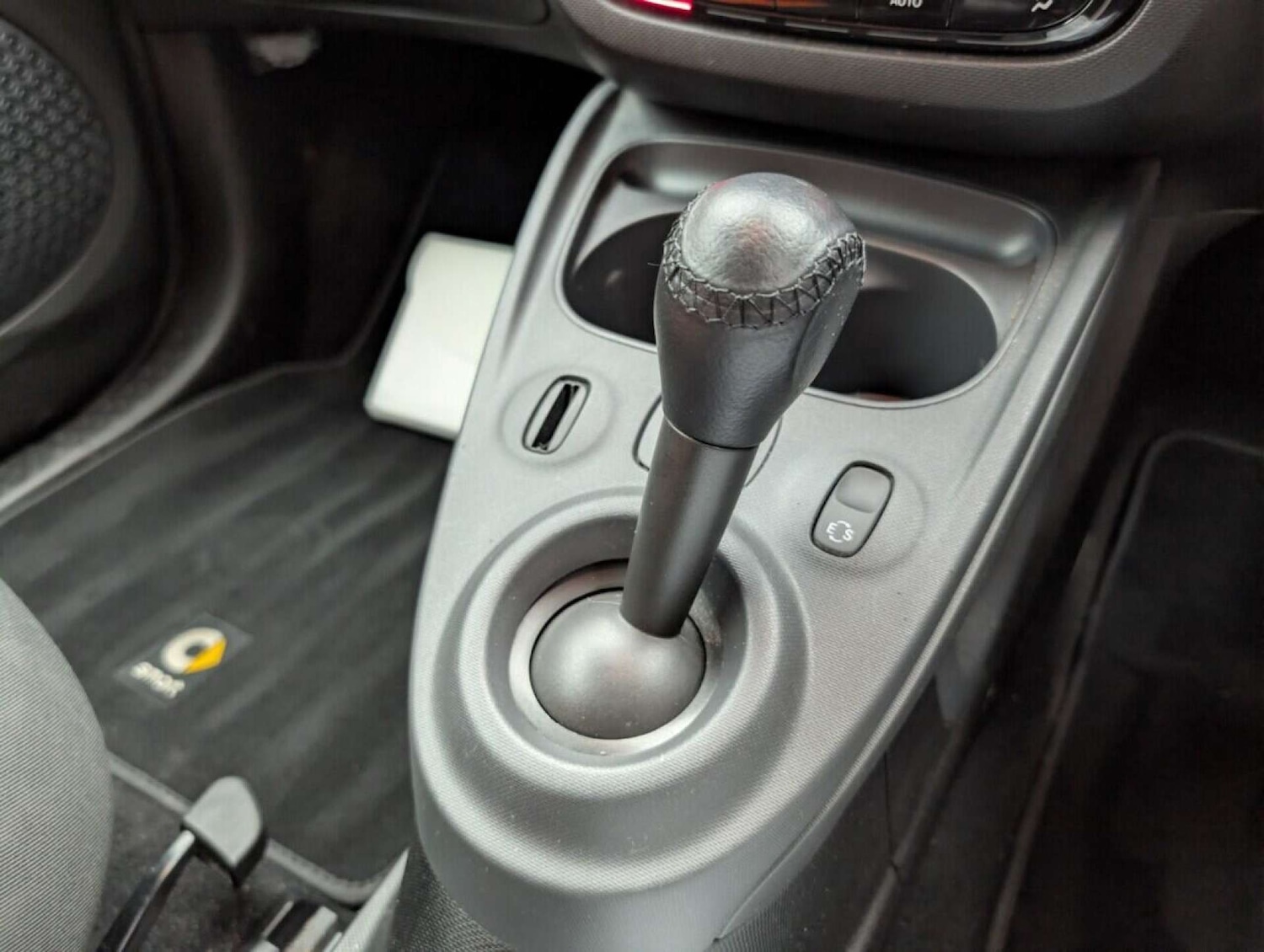 Used smart fortwo 2018 for sale - 77790747: Photo 15