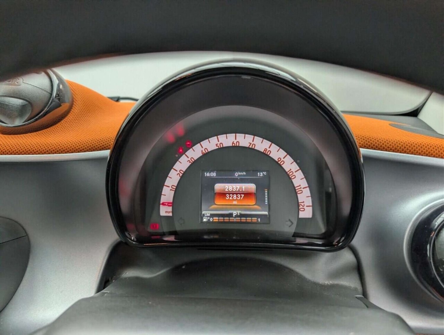 Used smart fortwo 2018 for sale - 77790747: Photo 16