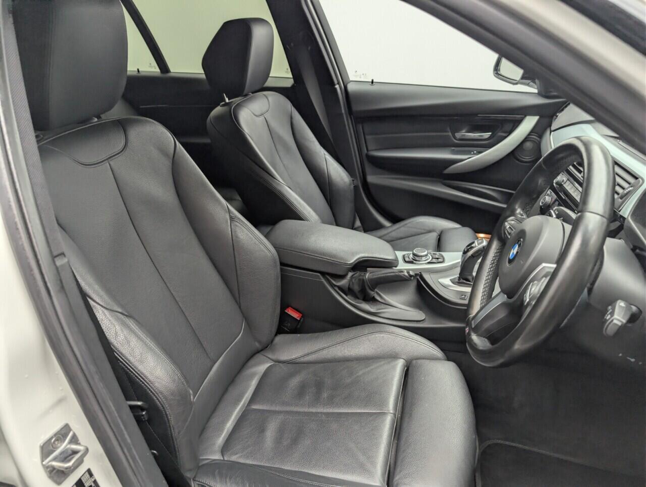 Used BMW 3 Series 2017 for sale - 77358601: Photo 12