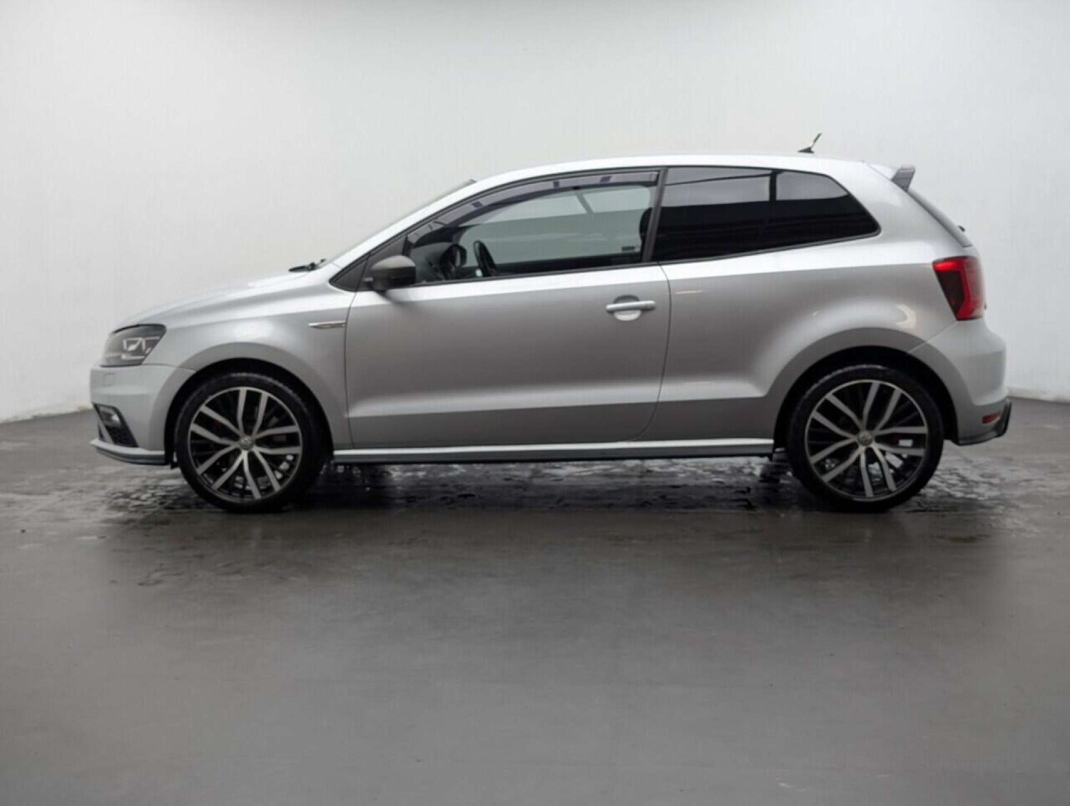 Used Volkswagen Polo 2017 for sale - 77713182: Photo 5