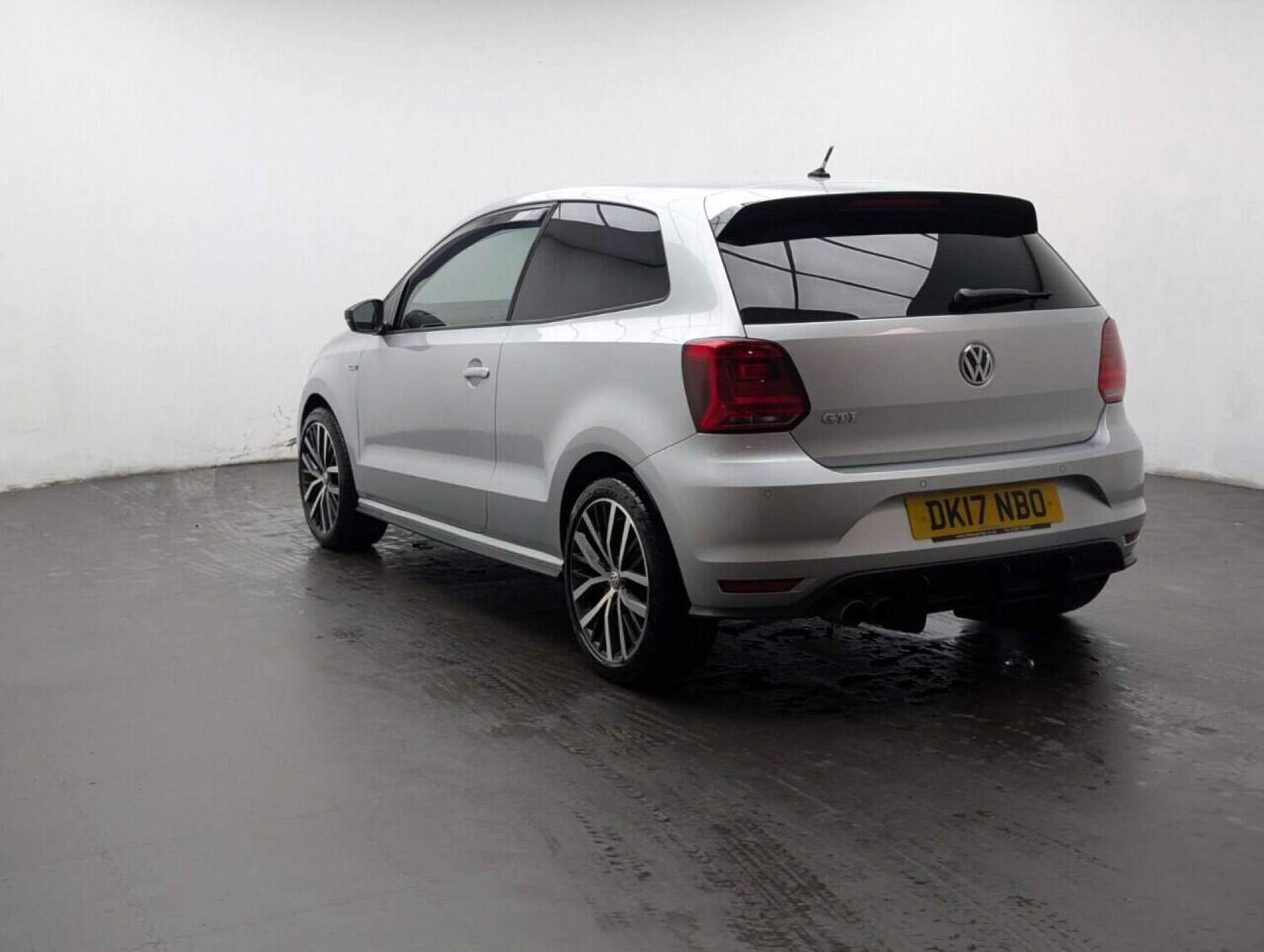 Used Volkswagen Polo 2017 for sale - 77713182: Photo 6