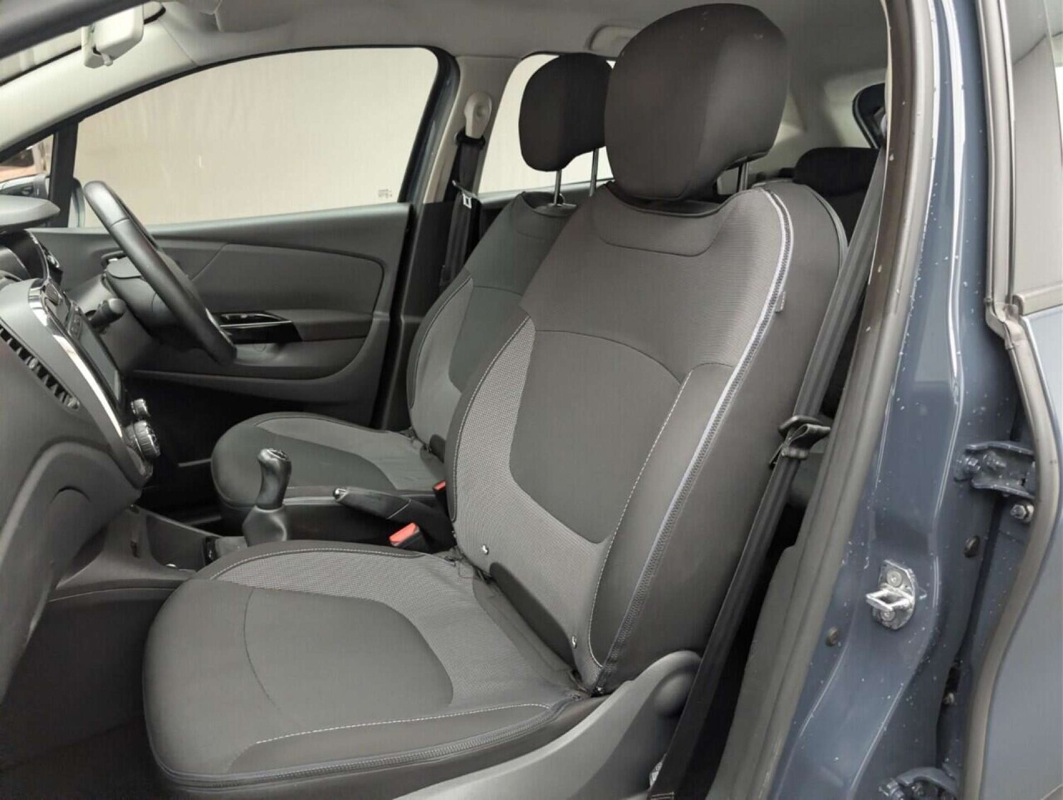 Used Renault Captur 2017 for sale - 77714273: Photo 24