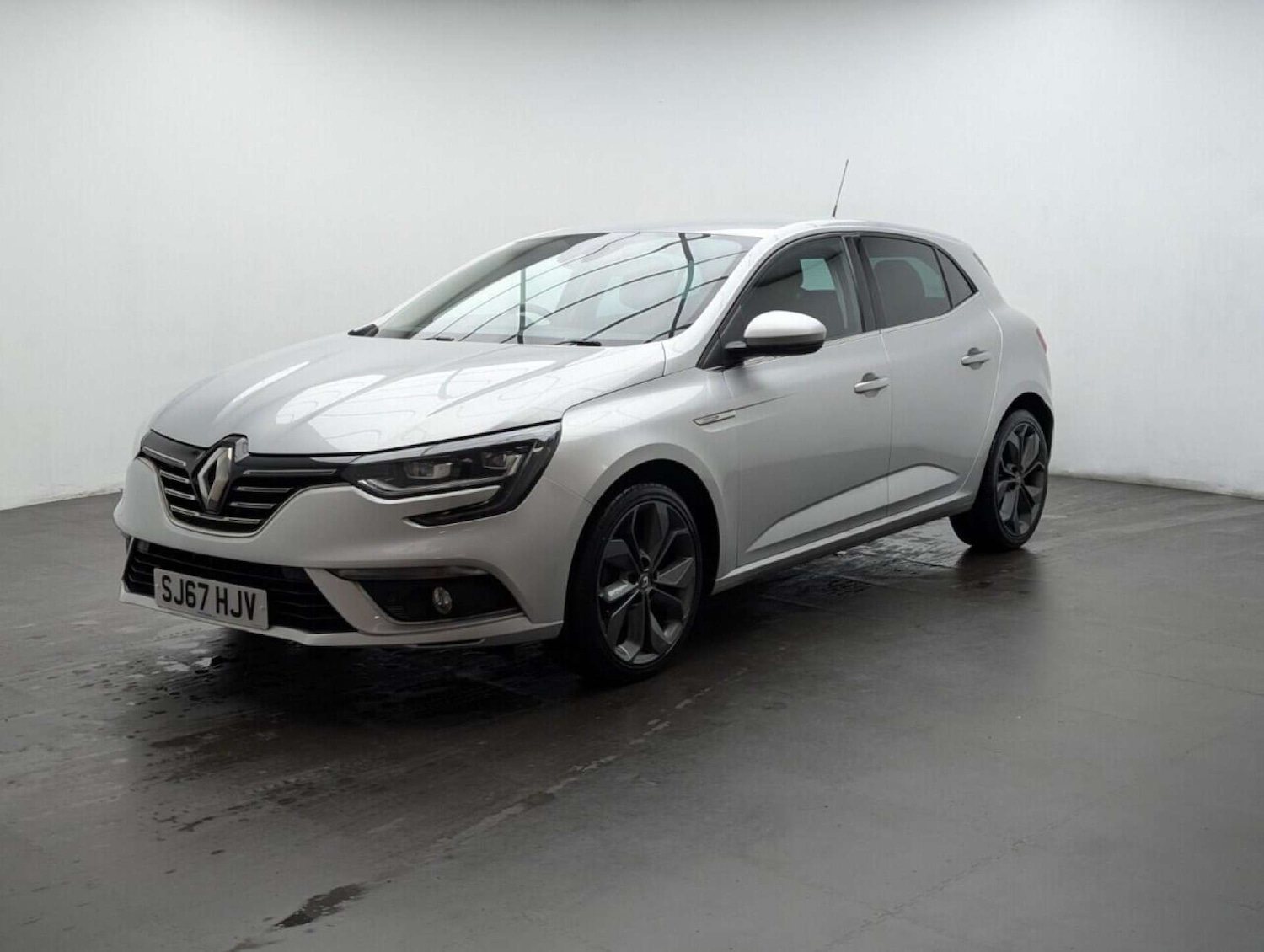 Used Renault Megane 2017 for sale - 77713908: Photo 4