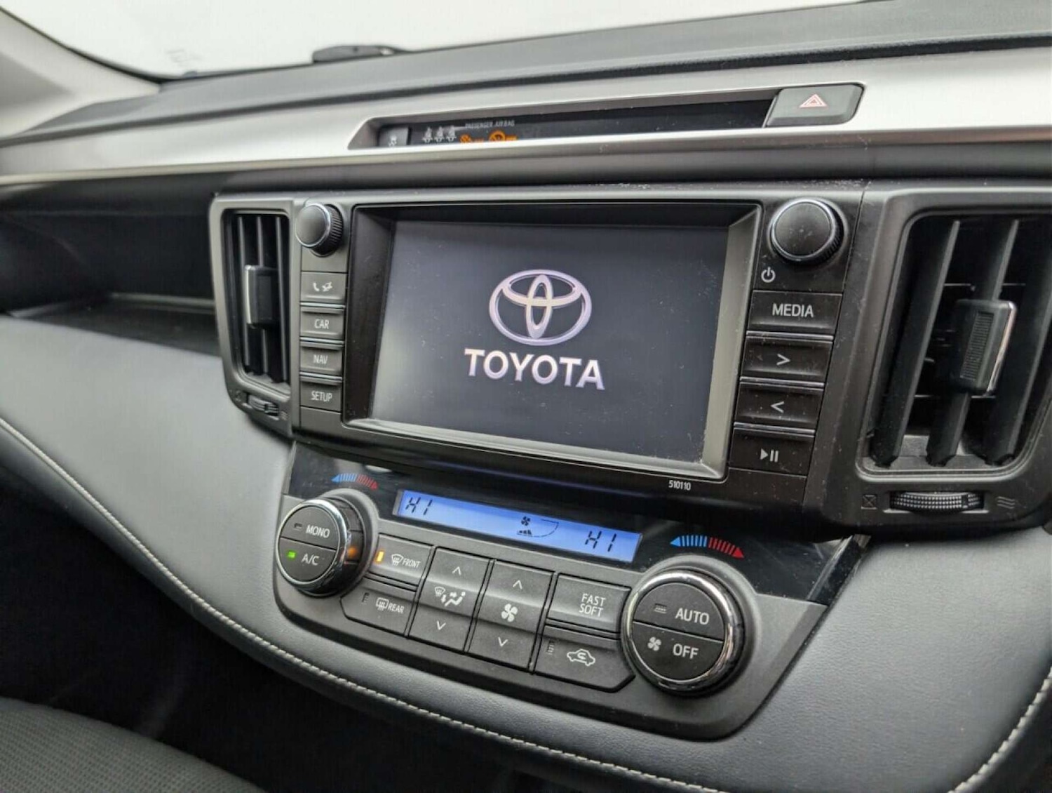 Used Toyota RAV4 2018 for sale - 77714036: Photo 13