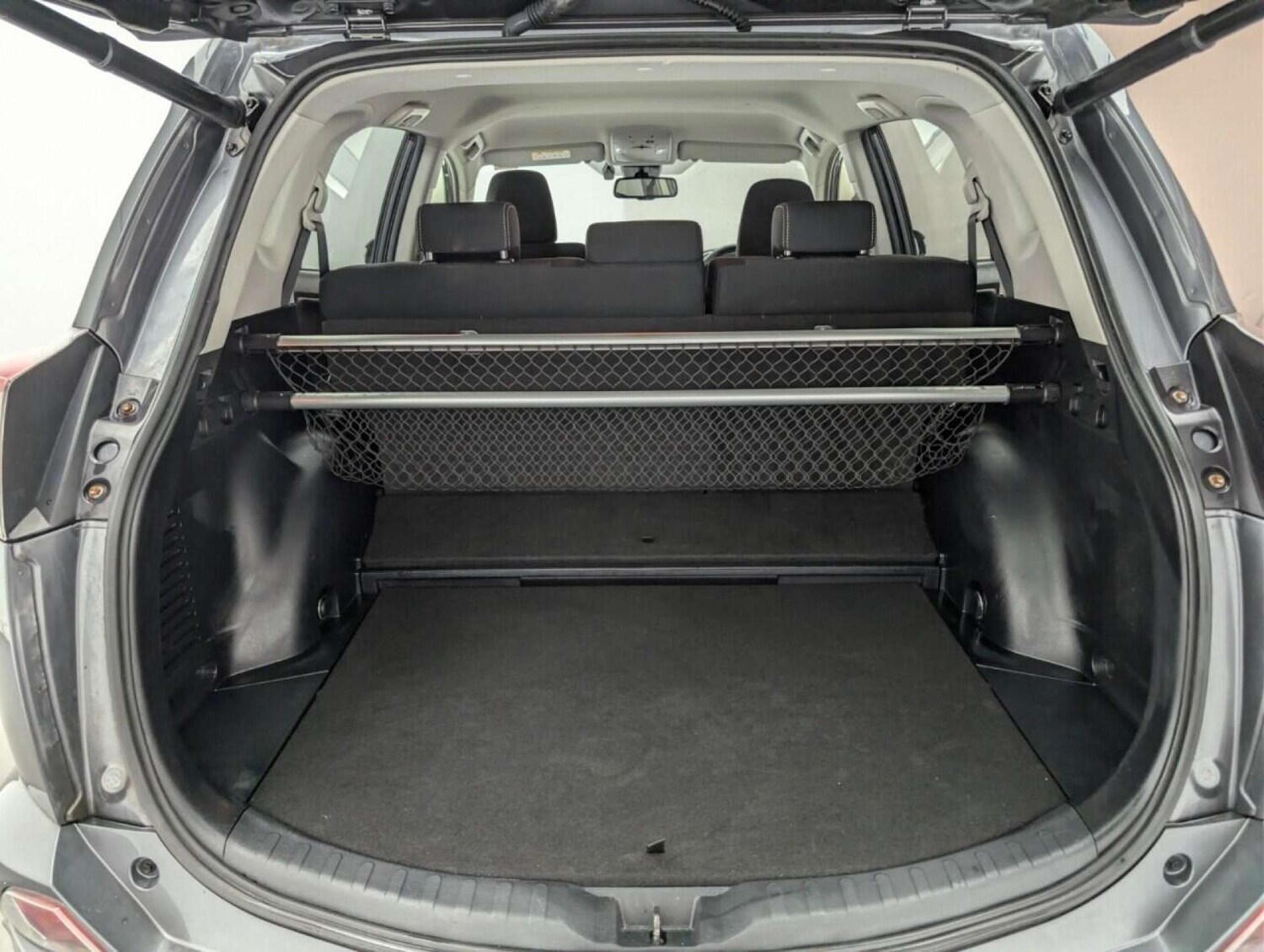 Used Toyota RAV4 2018 for sale - 77714036: Photo 25